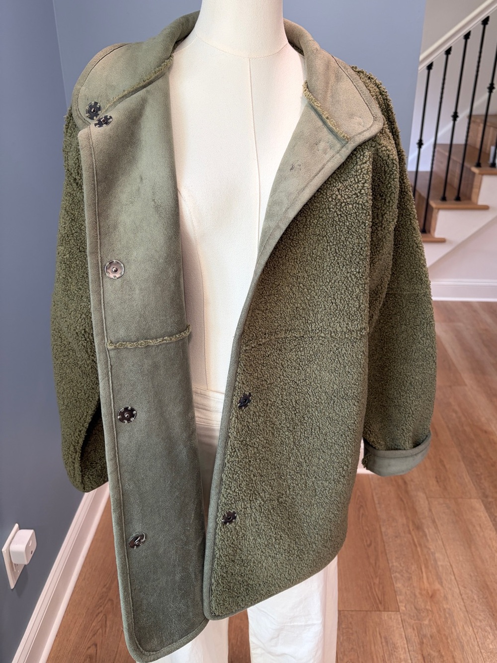 Velvet by Graham & Spencer Reversible Sherpa Jacket Olive Faux Suede - Picture 4 of 12